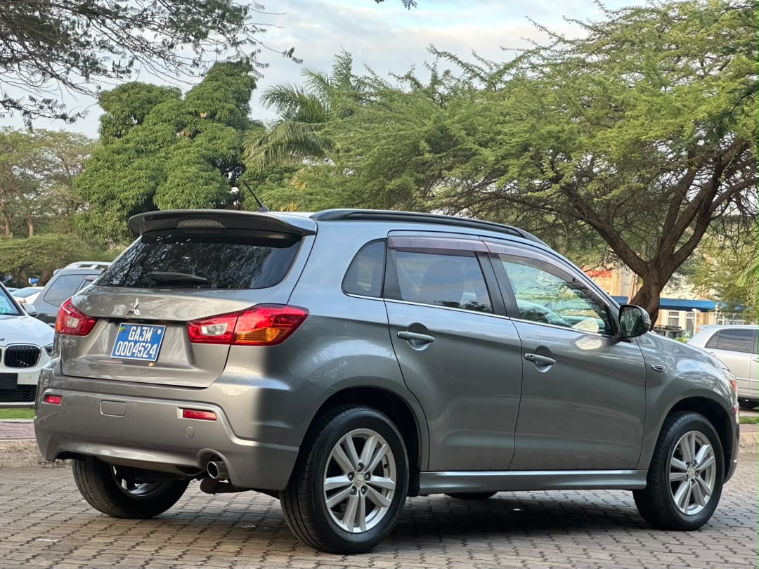 MITSUBISHI RVR thumbnail 6